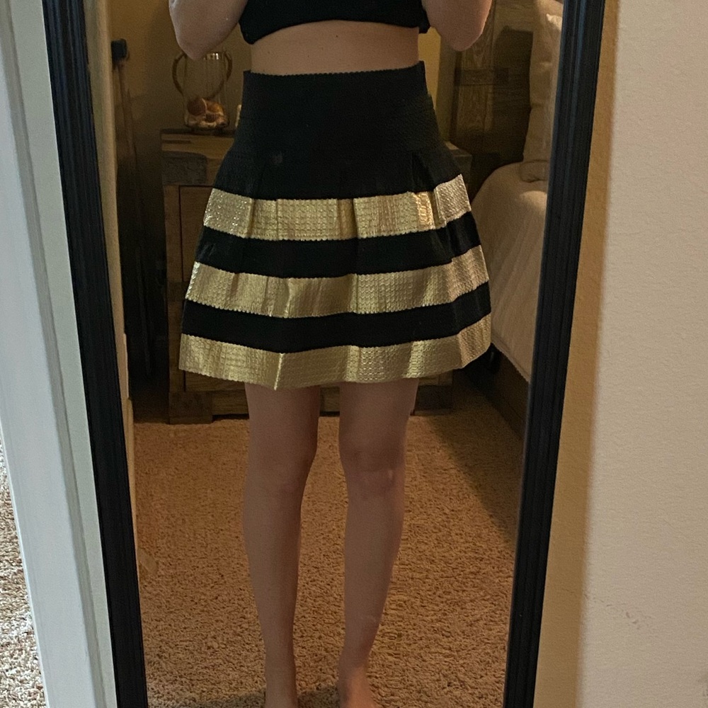 Skirt black and gold worn once